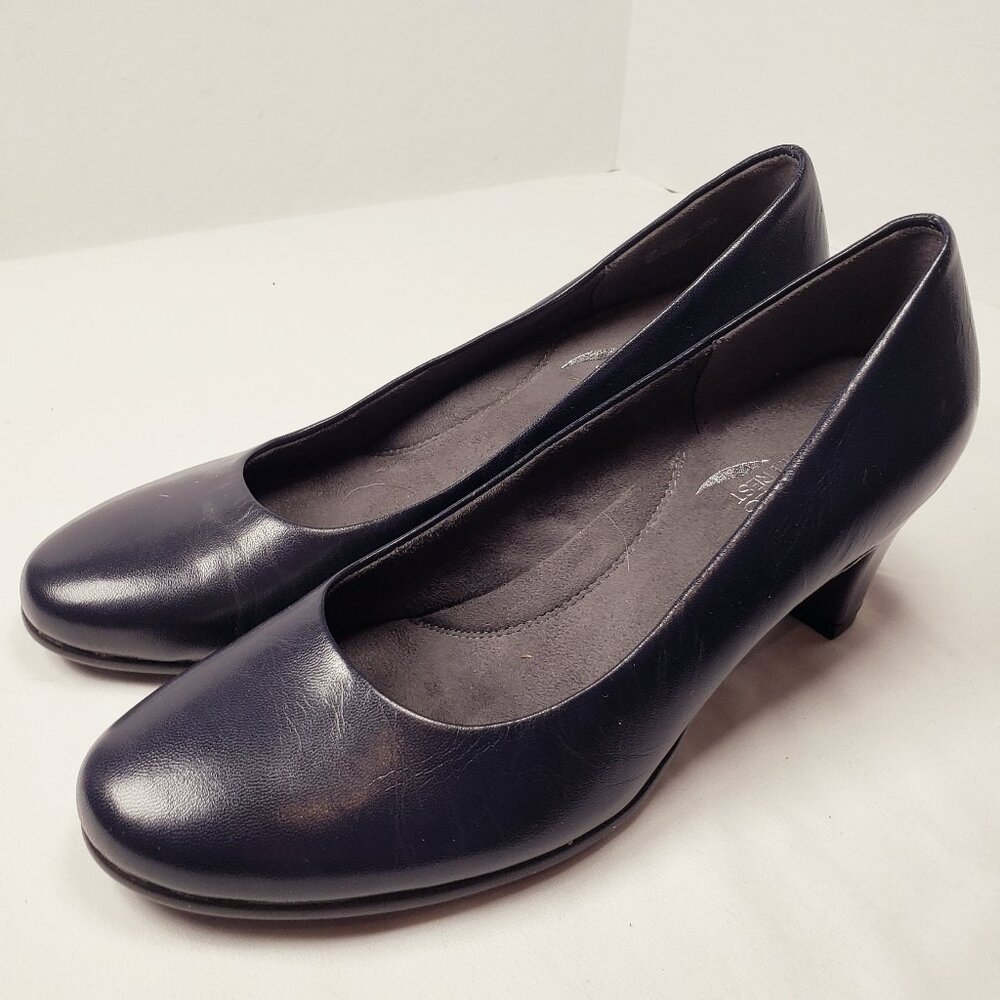 Size 9 AEROSOLES NAVY Women's Pumps